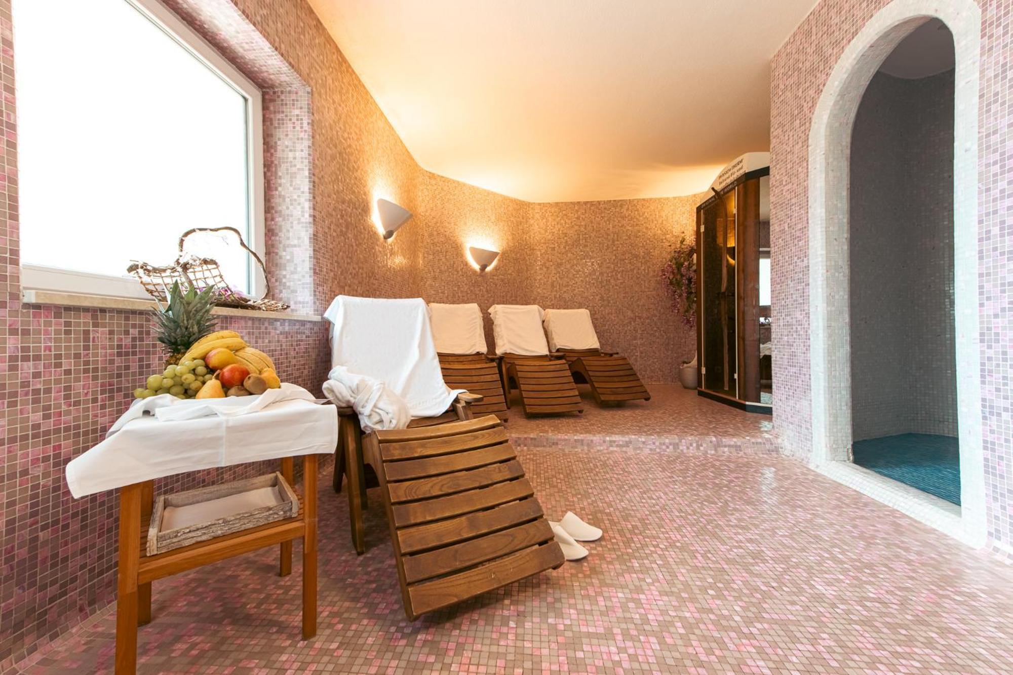 Hotel Bacher Riva di Tures Exterior photo