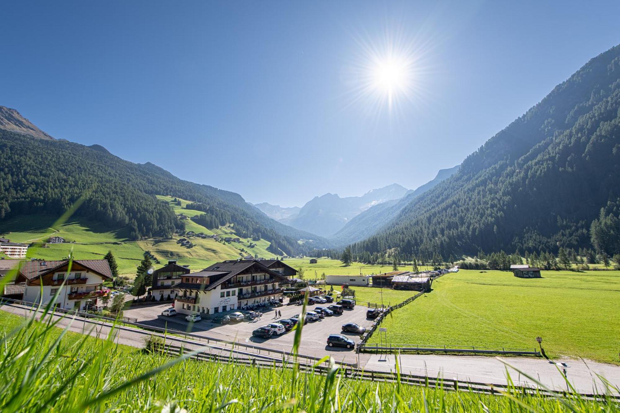 Hotel Bacher Riva di Tures Exterior photo