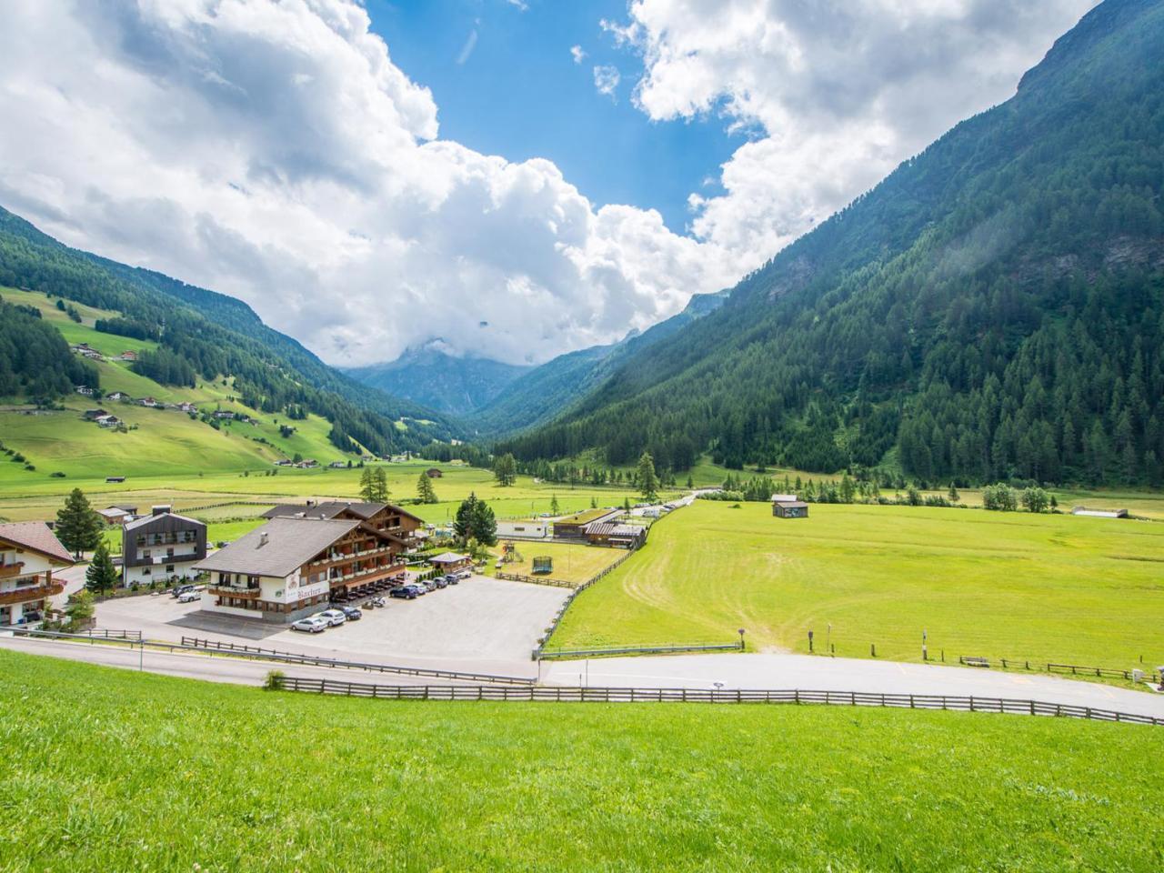 Hotel Bacher Riva di Tures Exterior photo